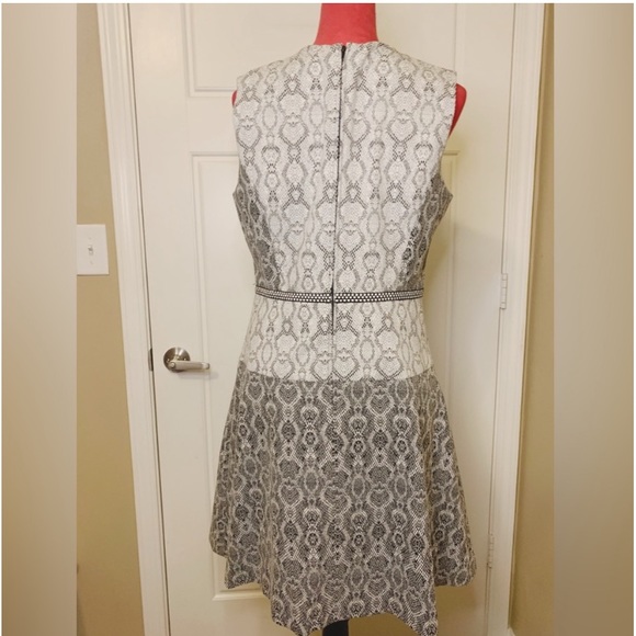 BELLE BADGLEY MISCHKA PRINTED SLEEVELESS DRESS - Picture 9 of 14